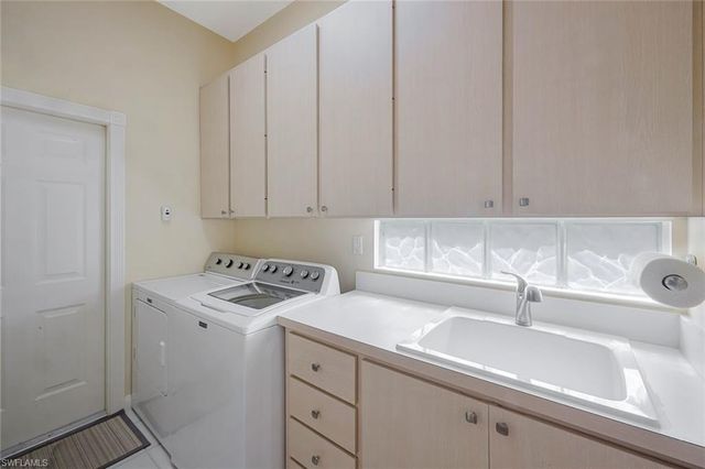 3232 Benicia CT, Naples, FL 34109
