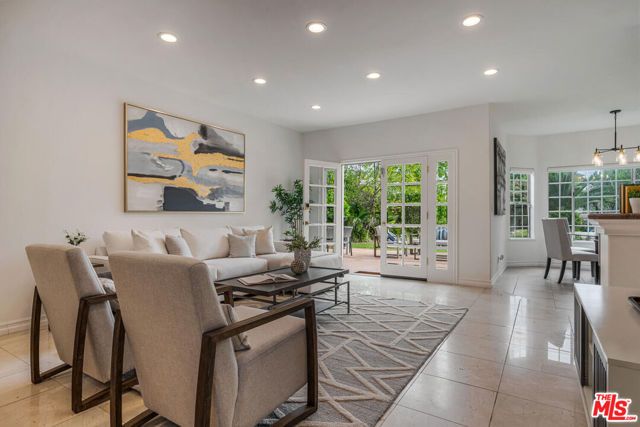 5706 Corbin Avenue, Tarzana (los Angeles), CA 91356