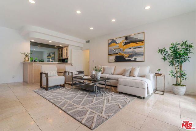 5706 Corbin Avenue, Tarzana (los Angeles), CA 91356