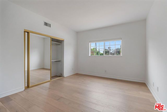 5706 Corbin Avenue, Tarzana (los Angeles), CA 91356