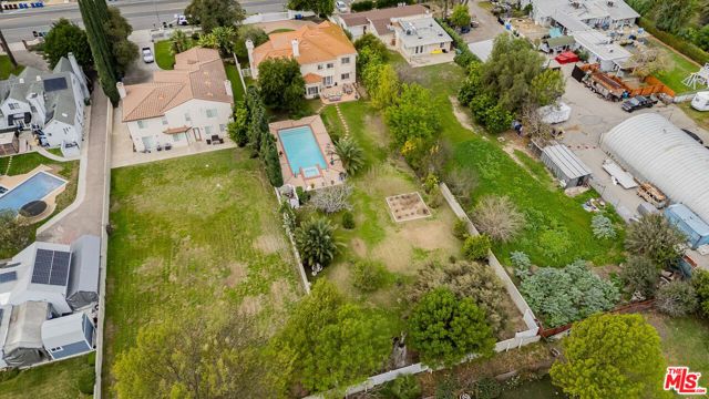 5706 Corbin Avenue, Tarzana (los Angeles), CA 91356