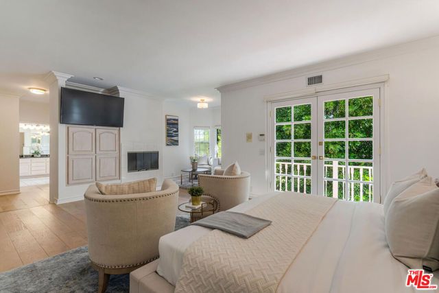 5706 Corbin Avenue, Tarzana (los Angeles), CA 91356