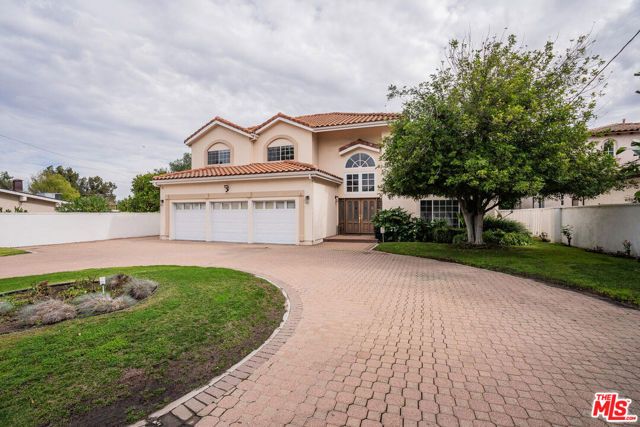 5706 Corbin Avenue, Tarzana (los Angeles), CA 91356