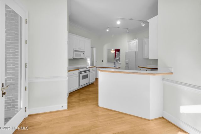 6001 Club House Drive, New Bern, NC 28562