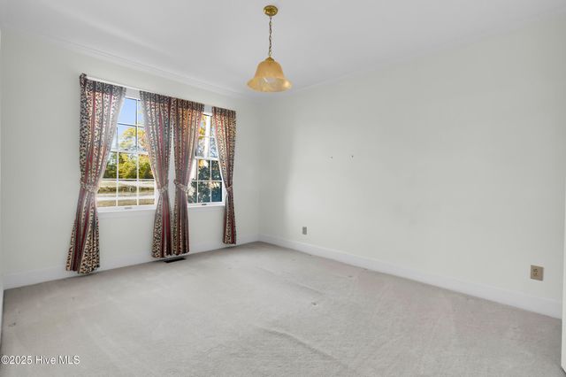 6001 Club House Drive, New Bern, NC 28562