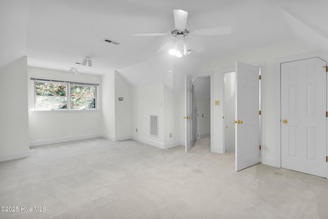 6001 Club House Drive, New Bern, NC 28562