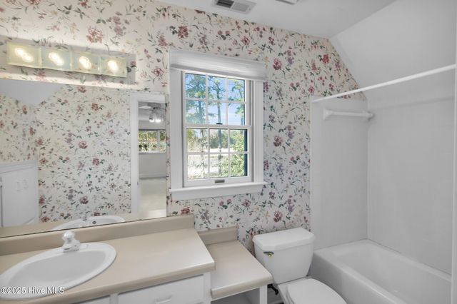 6001 Club House Drive, New Bern, NC 28562