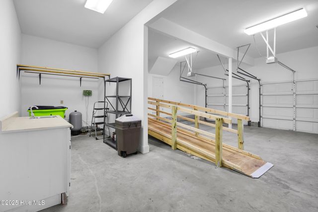 6001 Club House Drive, New Bern, NC 28562