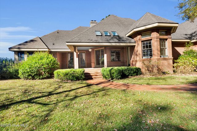 6001 Club House Drive, New Bern, NC 28562