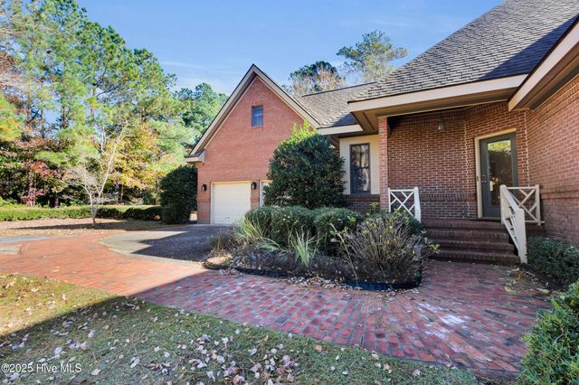 6001 Club House Drive, New Bern, NC 28562