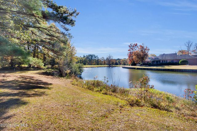6001 Club House Drive, New Bern, NC 28562