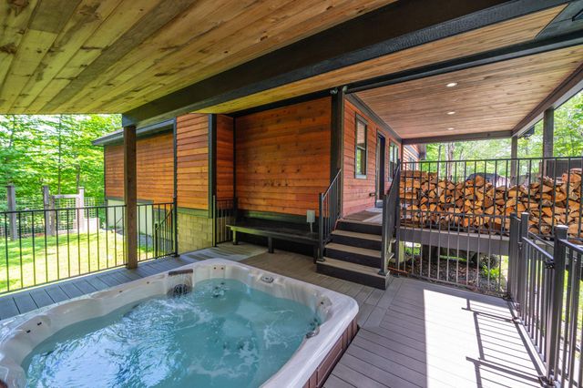 121 Fannie Hill Road, Wilmington, VT 05363