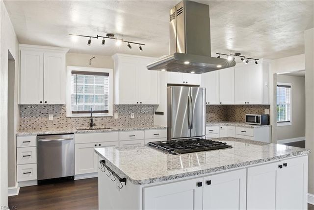 172 Haven DR, Norfolk, VA 23503