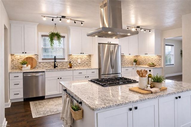 172 Haven DR, Norfolk, VA 23503