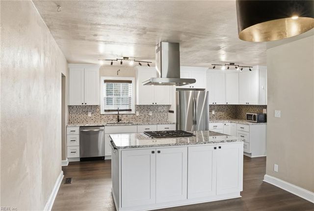 172 Haven DR, Norfolk, VA 23503