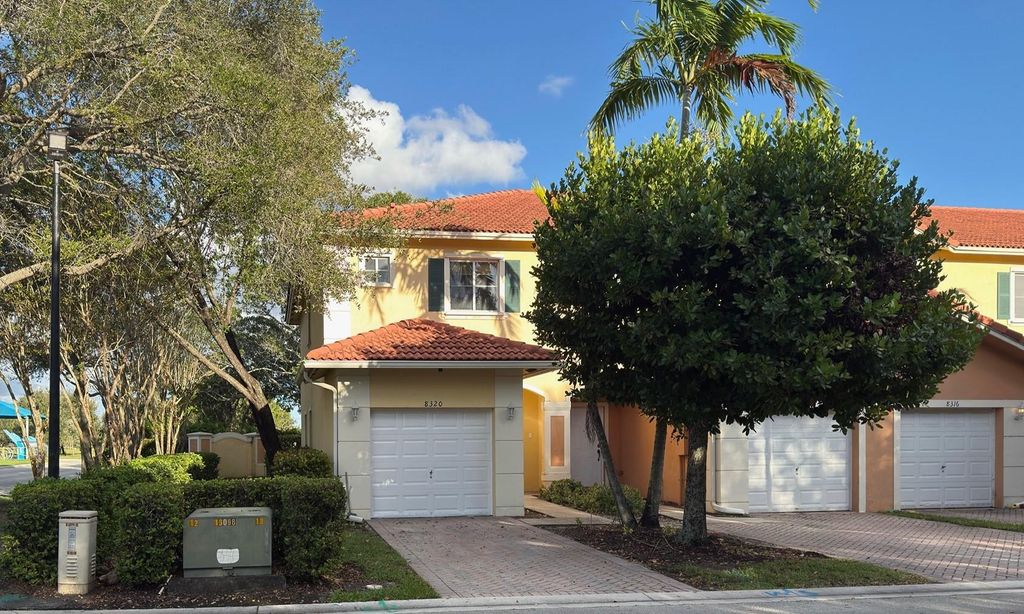 8320 Santa Monica Avenue 8320, Tamarac, FL 33321