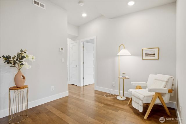 12129 NE 109th Way, Kirkland, WA 98033