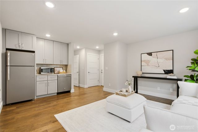 12129 NE 109th Way, Kirkland, WA 98033