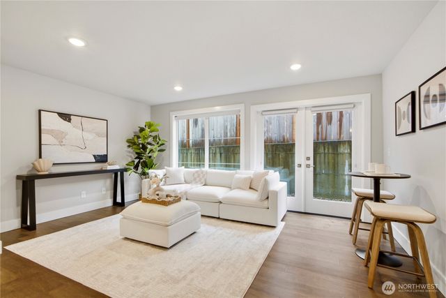 12129 NE 109th Way, Kirkland, WA 98033