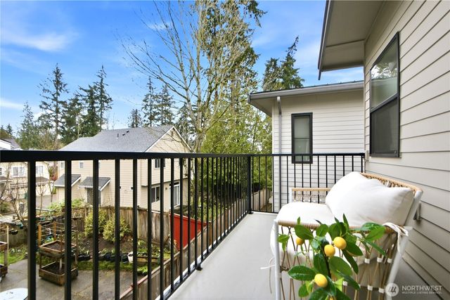 12129 NE 109th Way, Kirkland, WA 98033