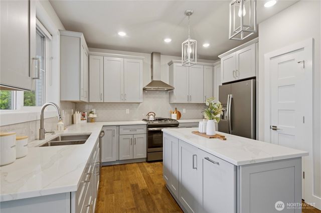 12129 NE 109th Way, Kirkland, WA 98033