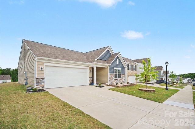 819 Wood Village Drive, Edgemoor, SC 29712