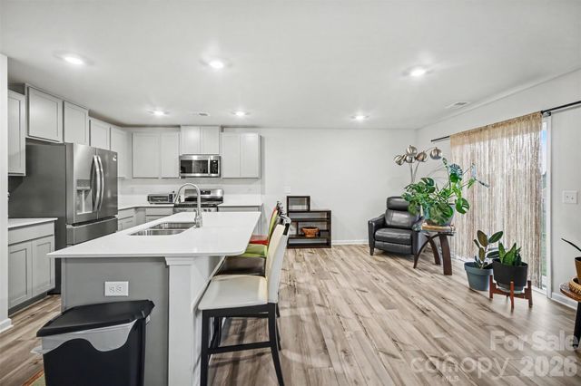 819 Wood Village Drive, Edgemoor, SC 29712