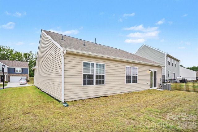 819 Wood Village Drive, Edgemoor, SC 29712