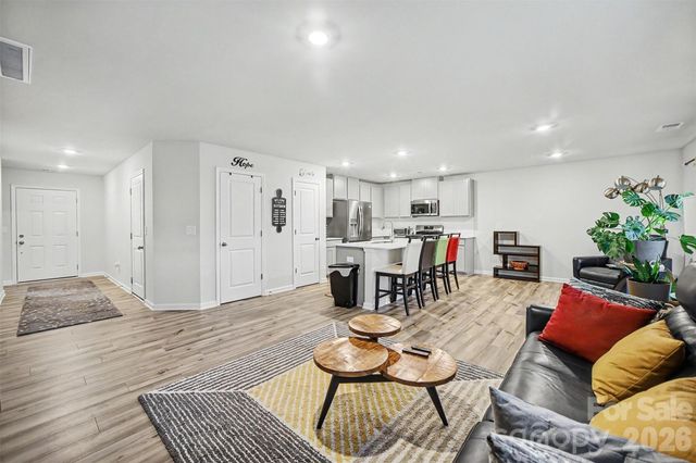819 Wood Village Drive, Edgemoor, SC 29712