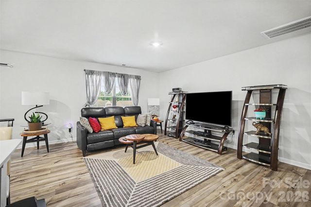 819 Wood Village Drive, Edgemoor, SC 29712