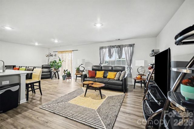 819 Wood Village Drive, Edgemoor, SC 29712