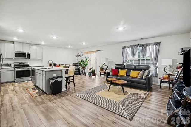 819 Wood Village Drive, Edgemoor, SC 29712