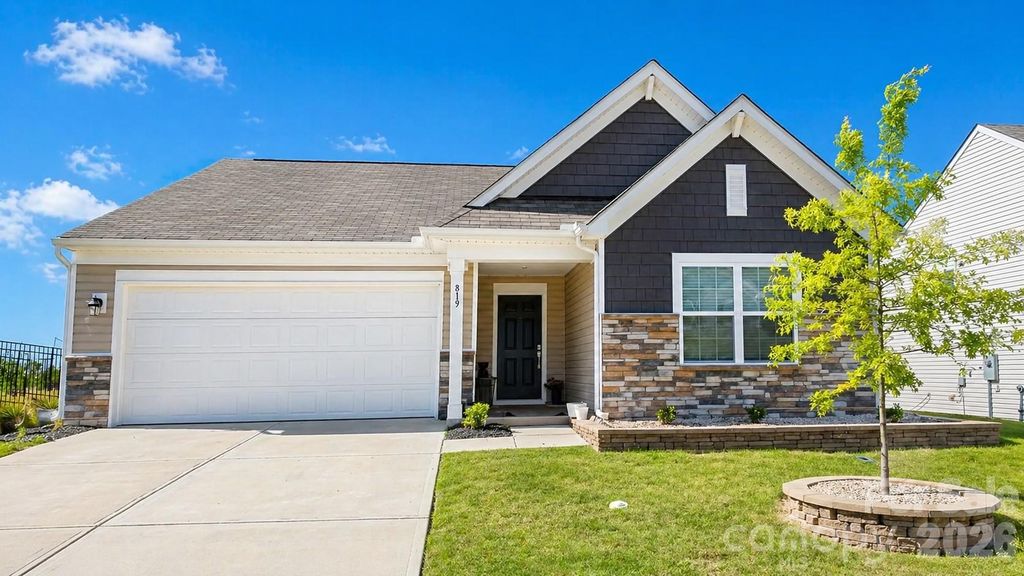 819 Wood Village Drive, Edgemoor, SC 29712