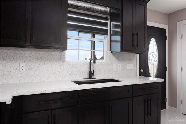 10882 Lodgepole Pine Drive, Mercedes, TX 78570