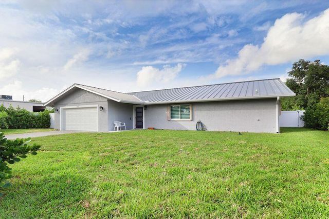 615 NE 15th Place, Boynton Beach, FL 33435