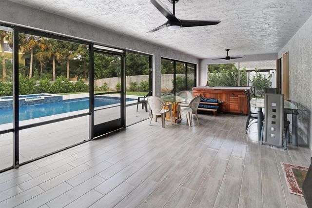 615 NE 15th Place, Boynton Beach, FL 33435