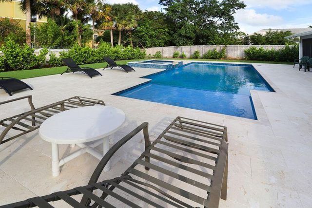 615 NE 15th Place, Boynton Beach, FL 33435