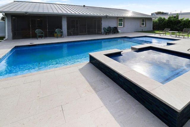 615 NE 15th Place, Boynton Beach, FL 33435
