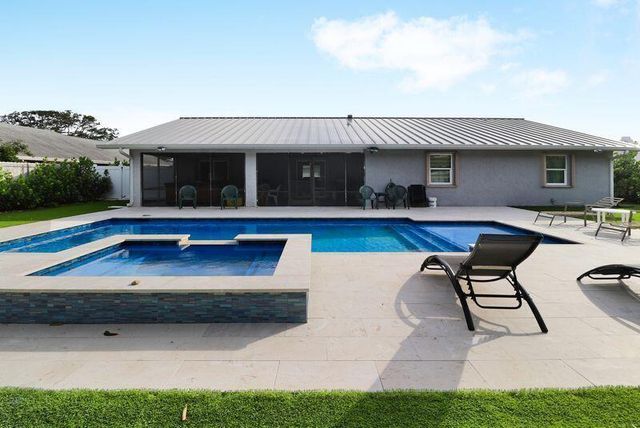 615 NE 15th Place, Boynton Beach, FL 33435