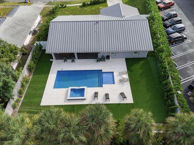 615 NE 15th Place, Boynton Beach, FL 33435