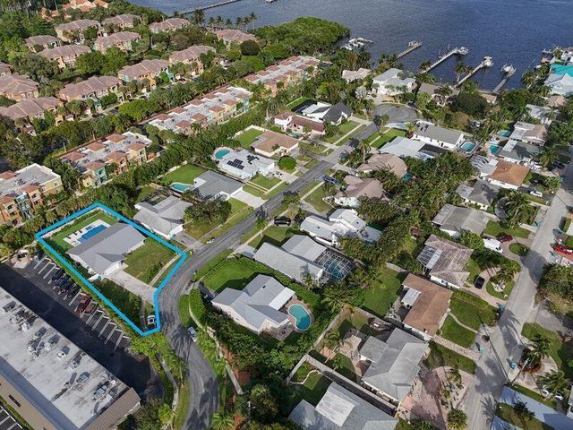 615 NE 15th Place, Boynton Beach, FL 33435