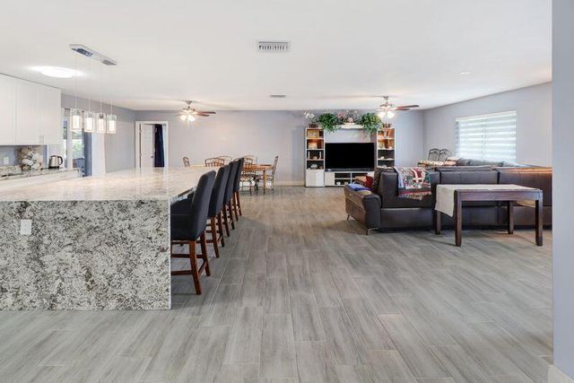 615 NE 15th Place, Boynton Beach, FL 33435