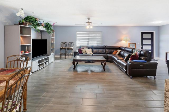 615 NE 15th Place, Boynton Beach, FL 33435