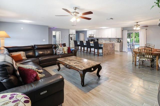 615 NE 15th Place, Boynton Beach, FL 33435