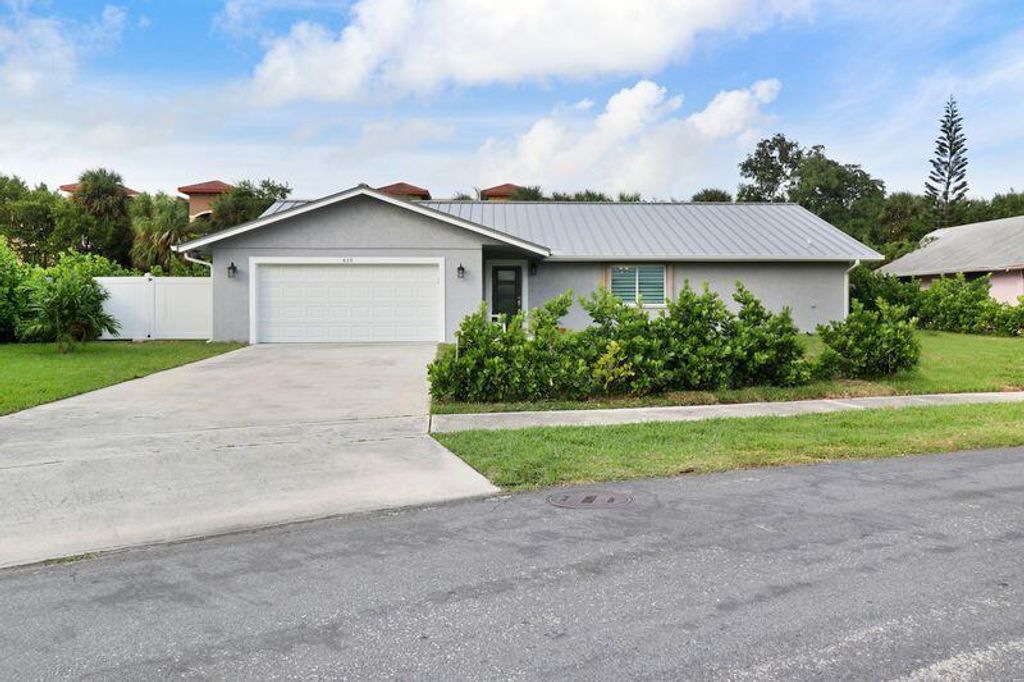 615 NE 15th Place, Boynton Beach, FL 33435