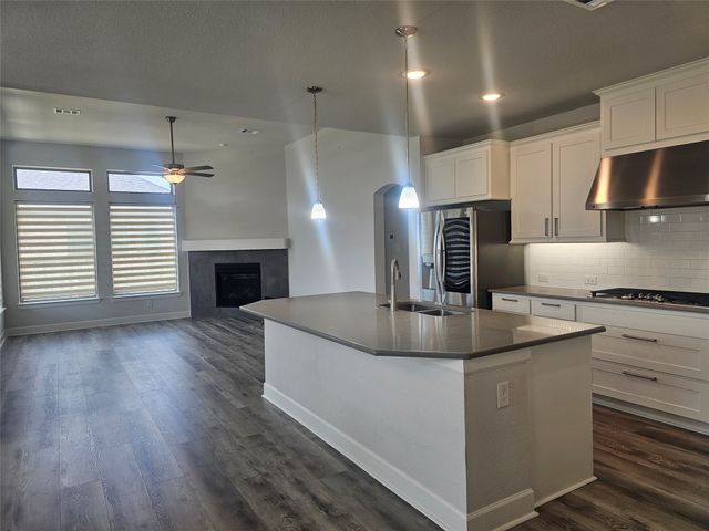 2501 Collier Street, Mansfield, TX 76063
