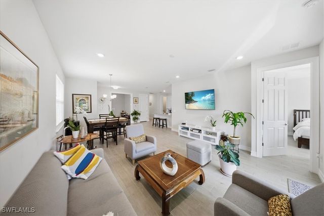 1074 Enbrook LOOP, Naples, FL 34114