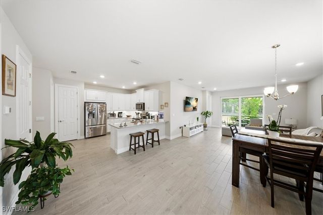 1074 Enbrook LOOP, Naples, FL 34114