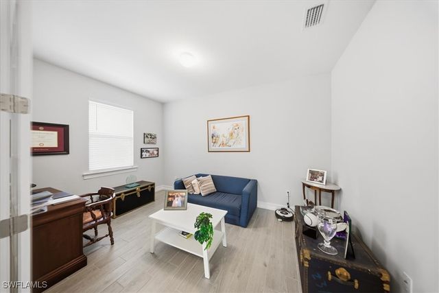 1074 Enbrook LOOP, Naples, FL 34114