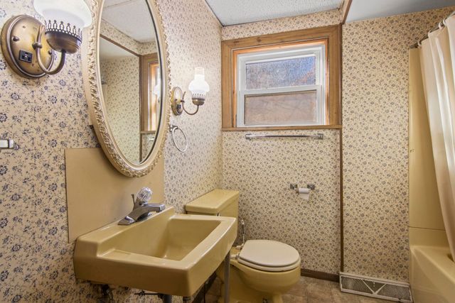 303 W Ninth, Traverse City, MI 49684